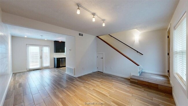 Photo - 507 Boyett St