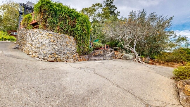 1625 Los Olivos Rd