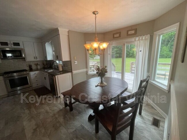 Photo - 1154 Old Oak Ln
