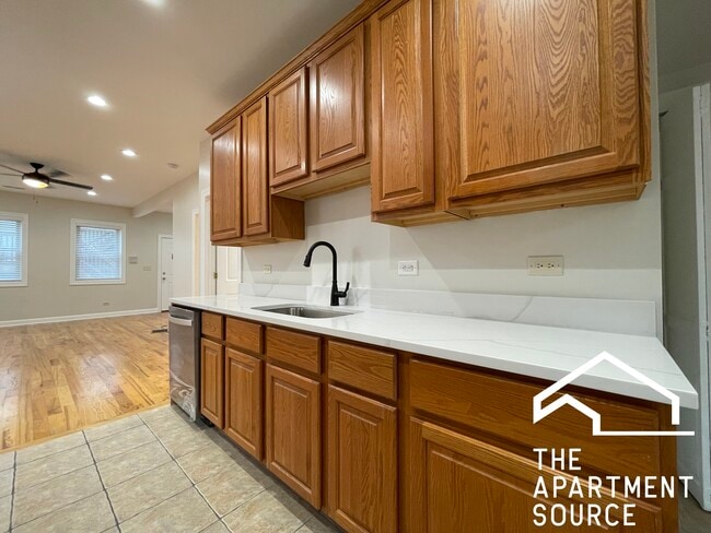 Photo - 3606 W Cortland St Unit CH1