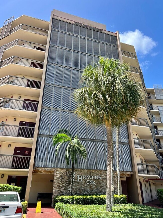 Photo - 3301 N Country Club Dr Condominio Unidad 807