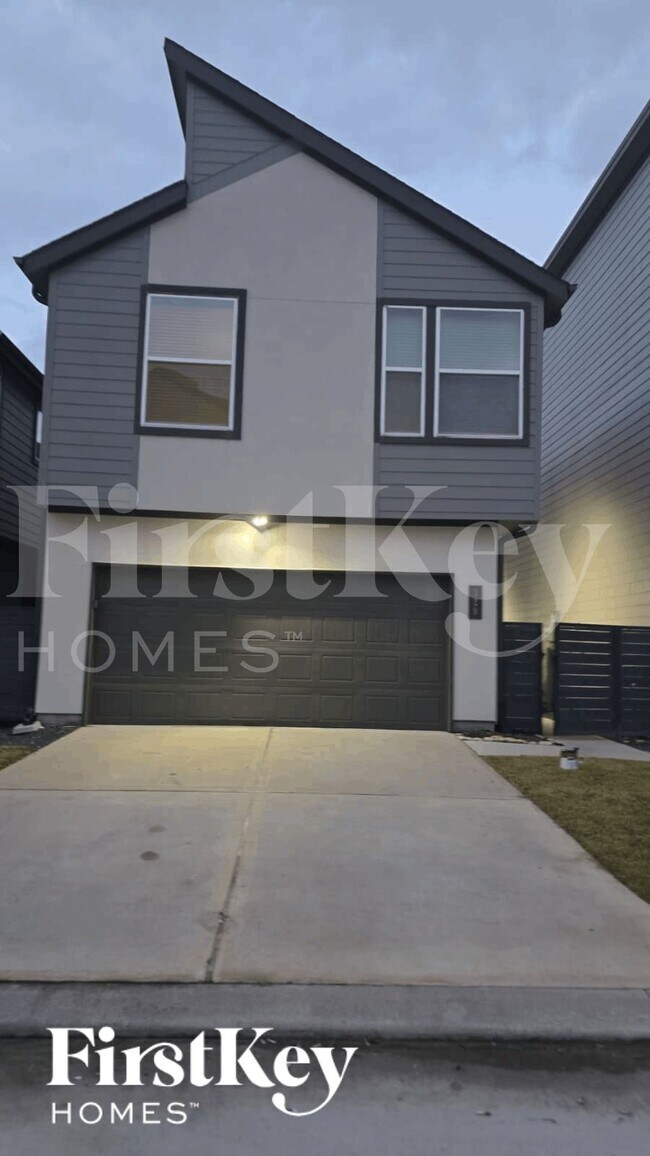 Building Photo - 329 N Centro Cir