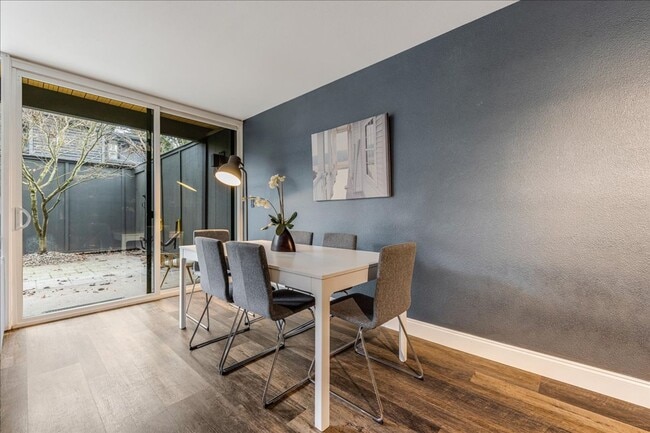 Photo - Furnished three bedroom condo on the lake ... Unit 12