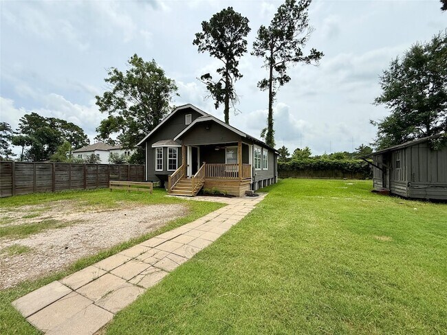 2519 Paul Quinn St