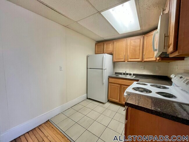 Photo - 437 Cambridge St Unit 2