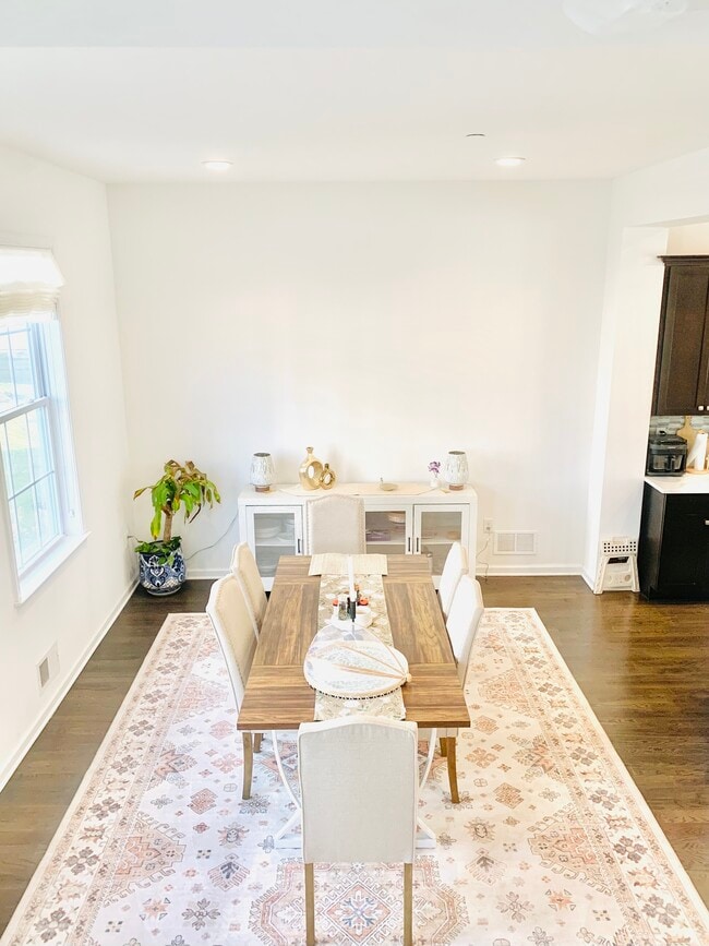 Photo - 33 Parkside Ln