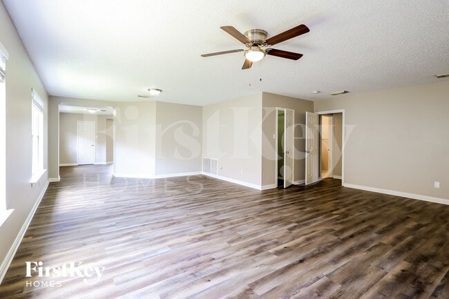 Photo - 5415 Colton Creek