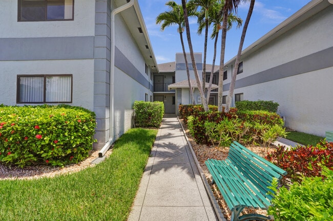Building Photo - 15235 Lakes of Delray Blvd Unit 311 Rental