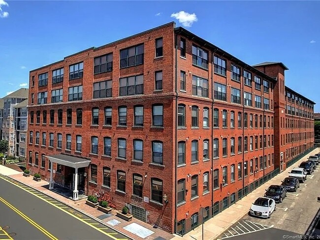 Building Photo - 145 Canal St E Unit 502 Rental
