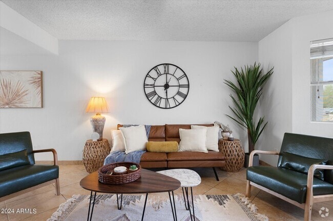Building Photo - 6109 W Marconi Ave Rental