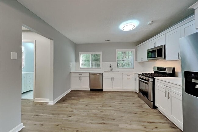 Photo - 415 Ridgedale Way