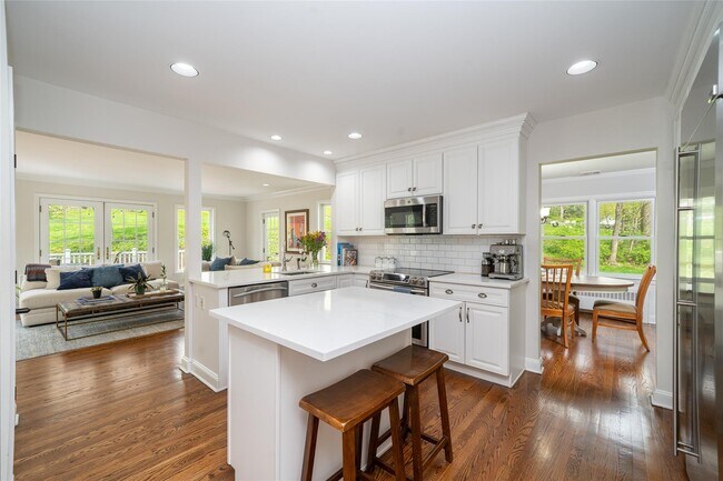 Photo - 187 Croton Ave