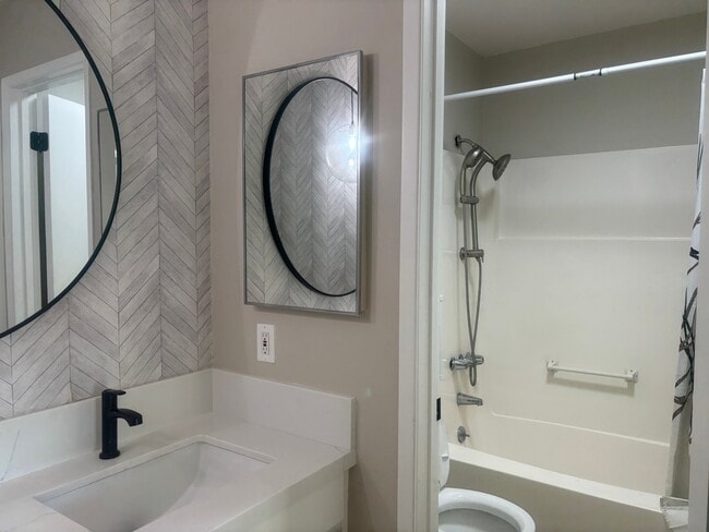 Photo - 1289 Maple Ct Unit F