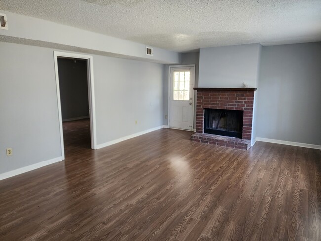 Photo - 132 Pinehurst Ct House