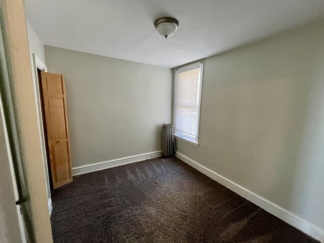 Photo - 4129 Gilham St