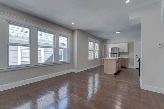 Building Photo - 47-49 Mead Street Unit Apt 1