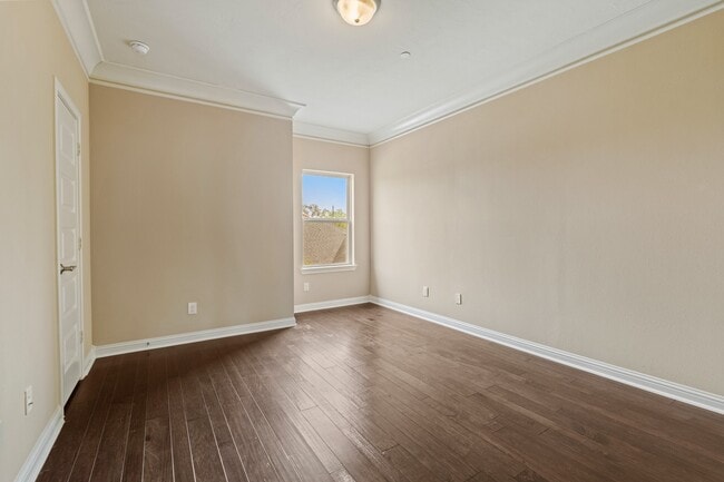 Photo - 534 Imperial Blvd