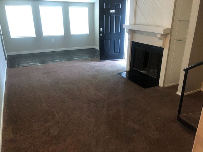 Building Photo - Trinity Meadows 1107/2103 Unit 2103