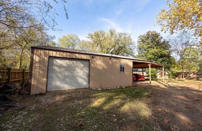 Photo - 3015 S Henderson Blvd