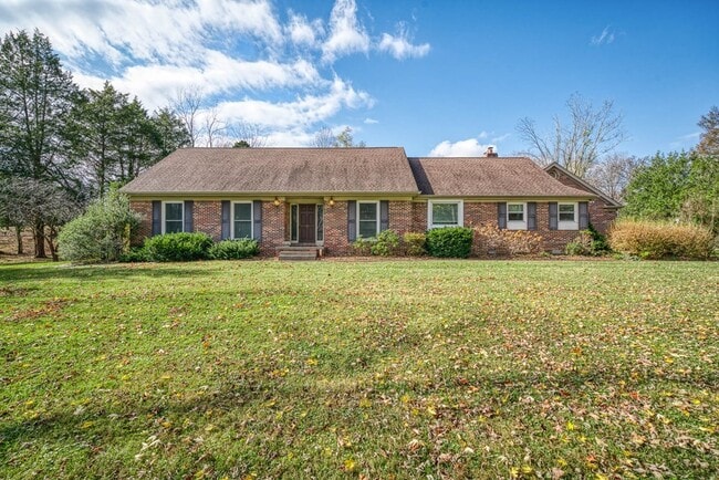 Building Photo - 660 Clark Ave