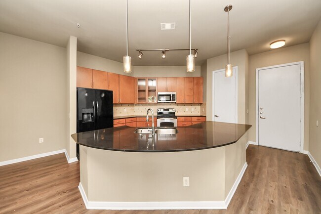 Photo - 5455 Richmond Ave.