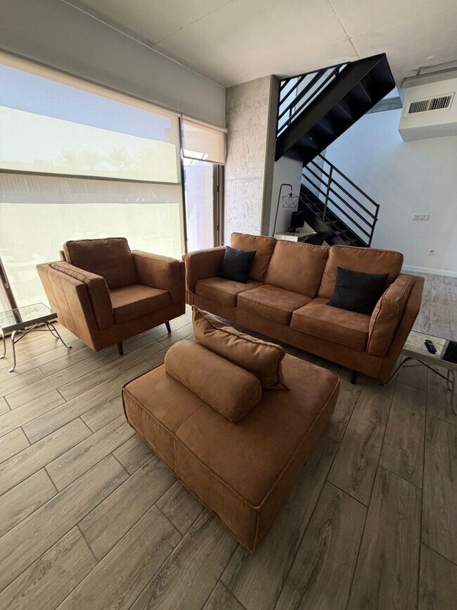 353 E Bonneville Ave Unidad 1