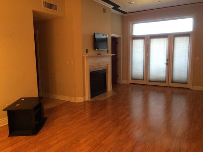 Photo - 543 E 2nd Ave