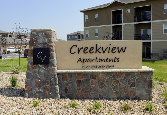 Building Photo - Creek View Apartments