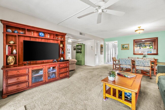 Photo - 35 SE 13th St Unit A4