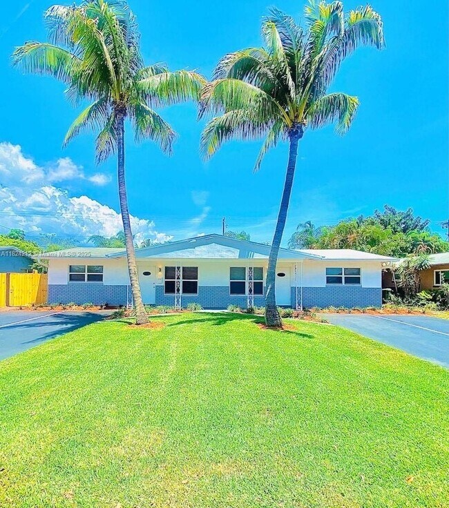 Building Photo - 817 NW 30th Ct Unit 1 Rental