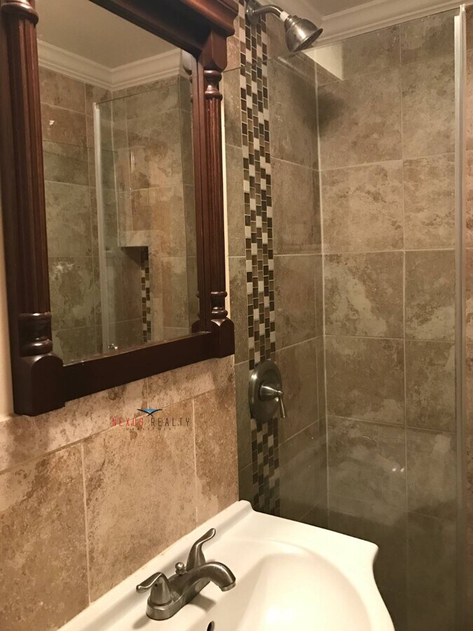 Photo - 48-31 44th St