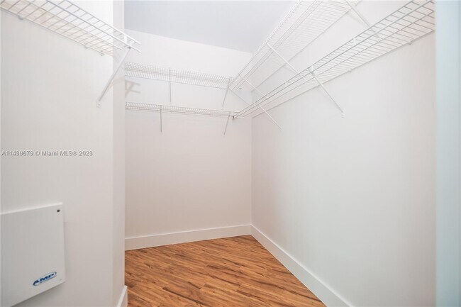 Photo - 1900 N Bayshore Dr Unidad 4010