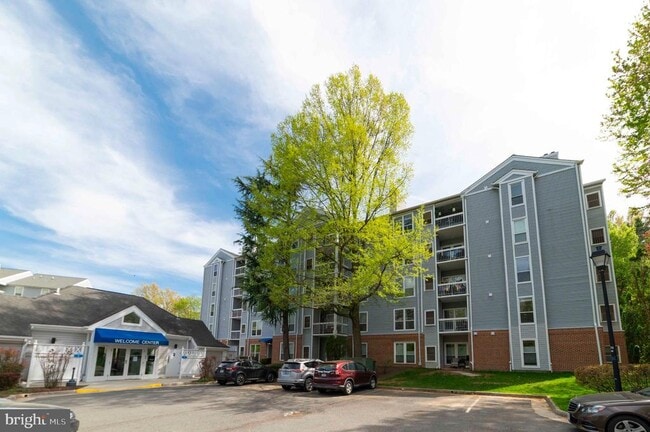 Photo - 3176 Summit Square Dr Unit 4-D3