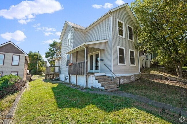 Building Photo - Quality 2 Bed 1.5 Bathrooms Home - Availab...