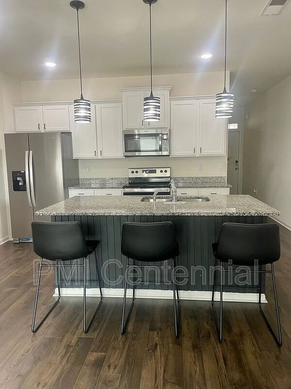 Photo - 192 Hampton Cir