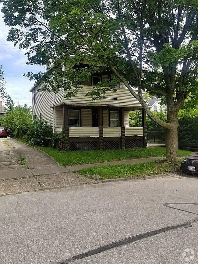 Building Photo - 2791 E 127th St Unit 2791 E 127th St - Down Rental