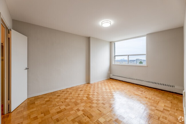 2BR, 1BA - 915SF - Chambre - 2960 Don Mills Rd