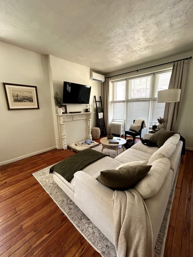 Photo - 210 Osborn St