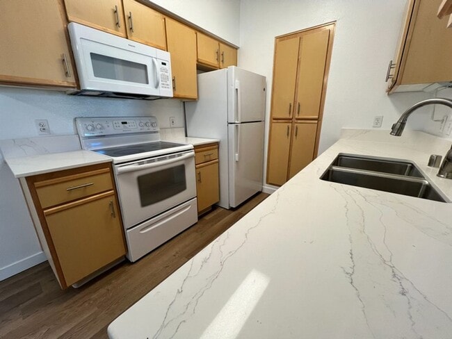 Reno Rental Finders - 6850 Sharlands Ave #W1137 Reno, NV 89523