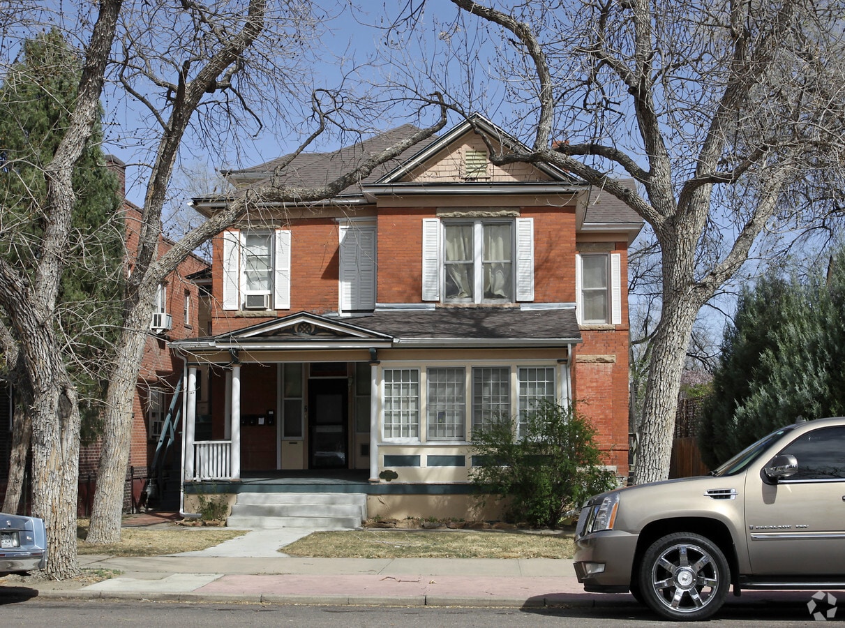 Photo - 2112 N Grand Ave Apartments