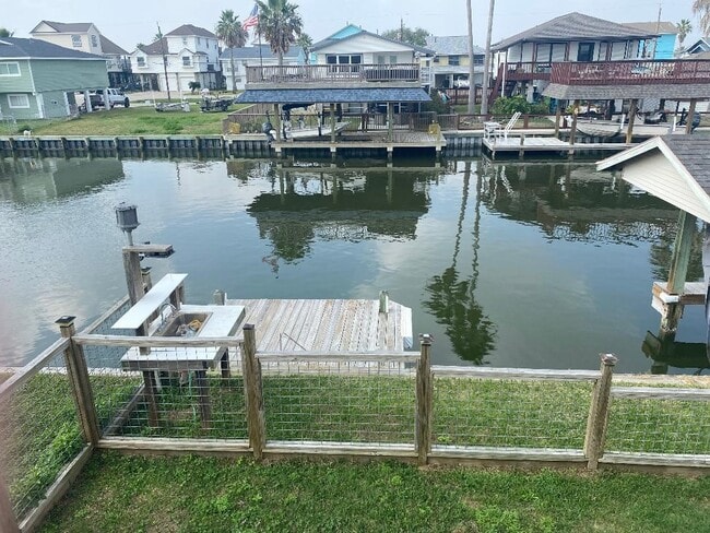 Photo - 181 Barracuda St