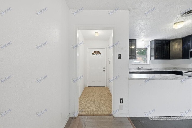 Photo - 6921 Greenlee St