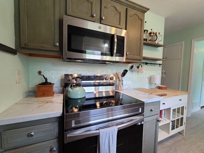 Photo - 652 Chippewa Rd