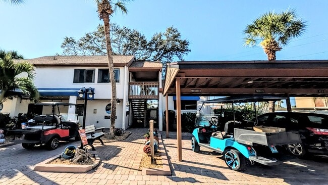 Building Photo - 2 BED 1 BATH CONDO ON SIESTA KEY **ALL UTILITIES/WIFI INCLUDED**