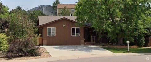 Front Exterior - 2352 S Braun Way Rental