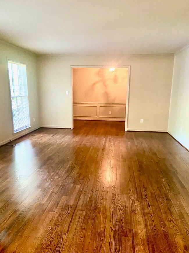 Photo - 3414 N River Rd