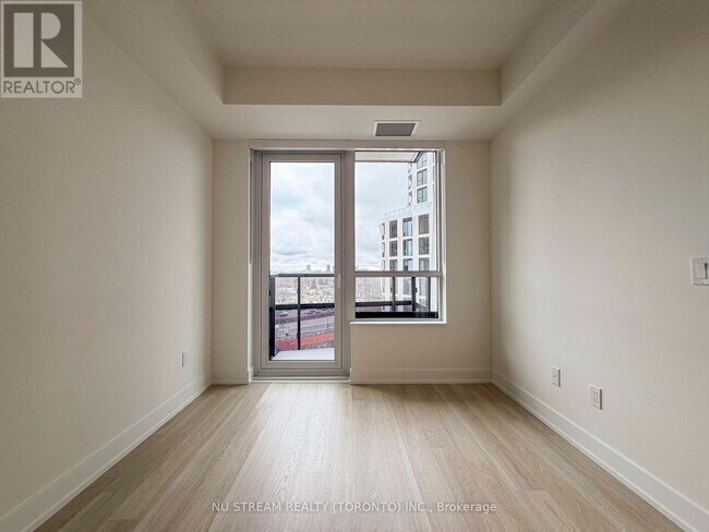 Photo - 60 Central Park Roadway Unité 1110