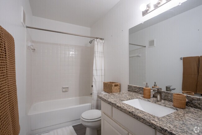 2BR, 2BA - 930SF
