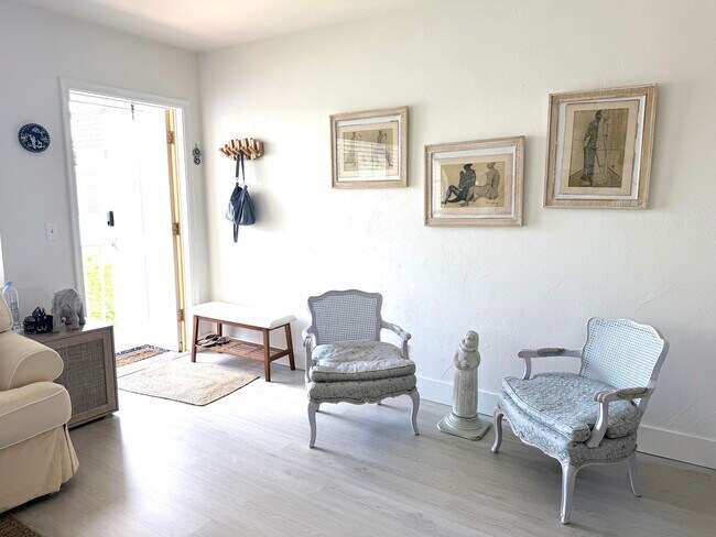 Photo - 3322 Cynthia Ln Unit 207