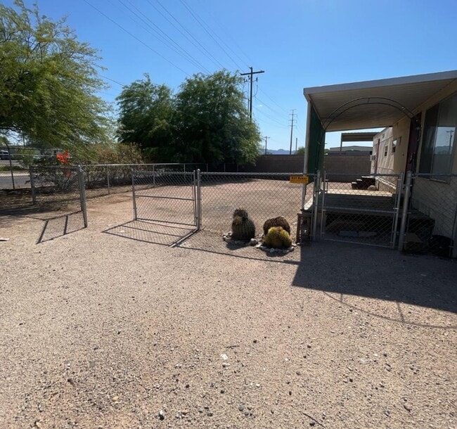 Photo - 2805 N Fairview Ave